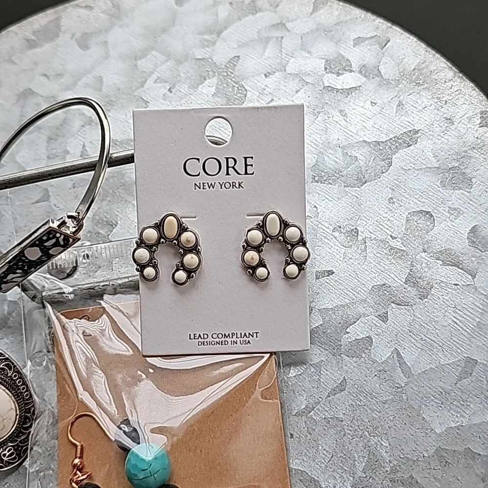 NWT 4 piece jewelry/ accessories lot, brands 806 accessories, Core, and handmade - Picture 3 of 11